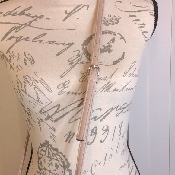 Nine West Crossbody Bag Beige/Pale Pink Adjustable Strap Purse EUC - Picture 13 of 14